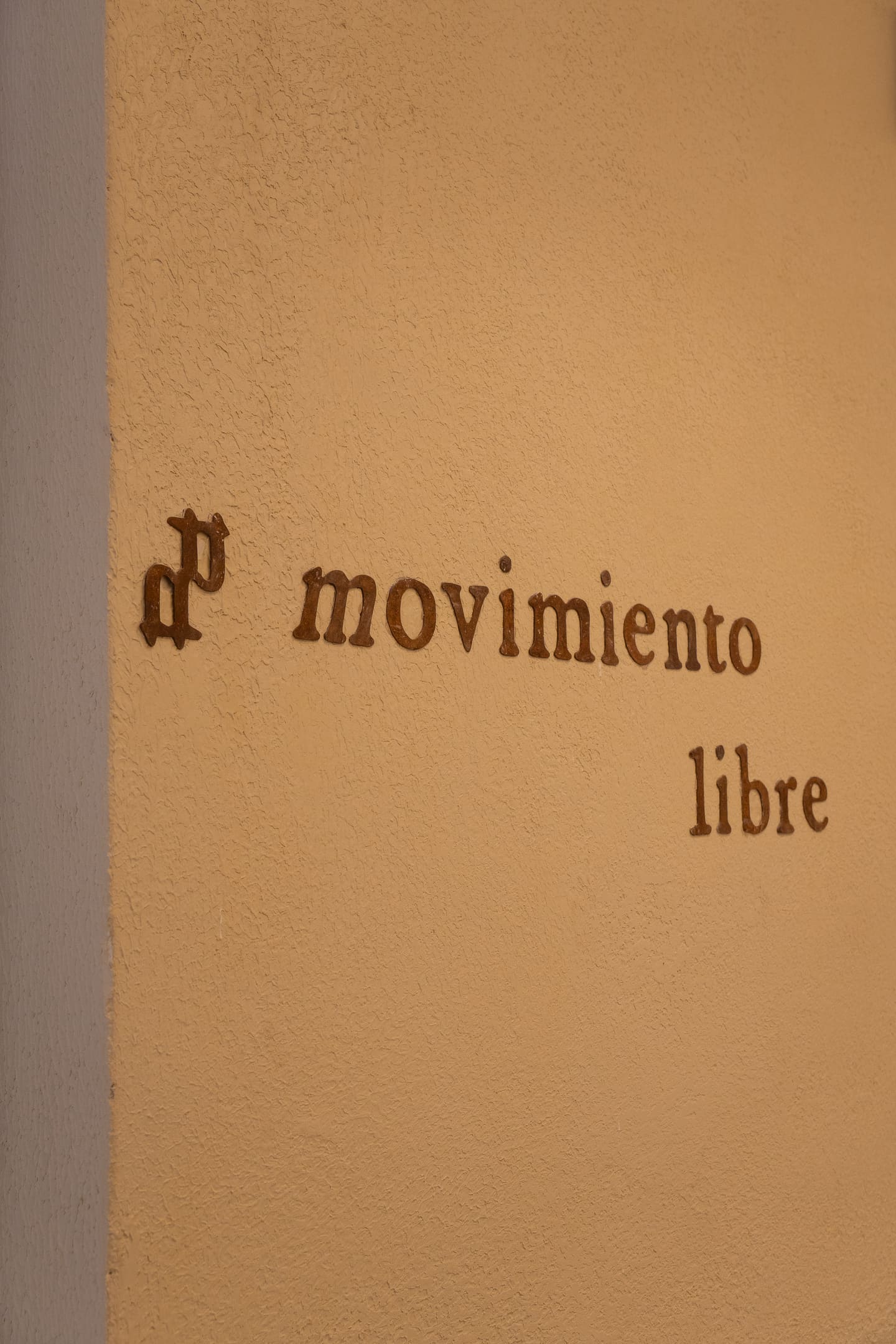 La señalética del espacio movimiento libre